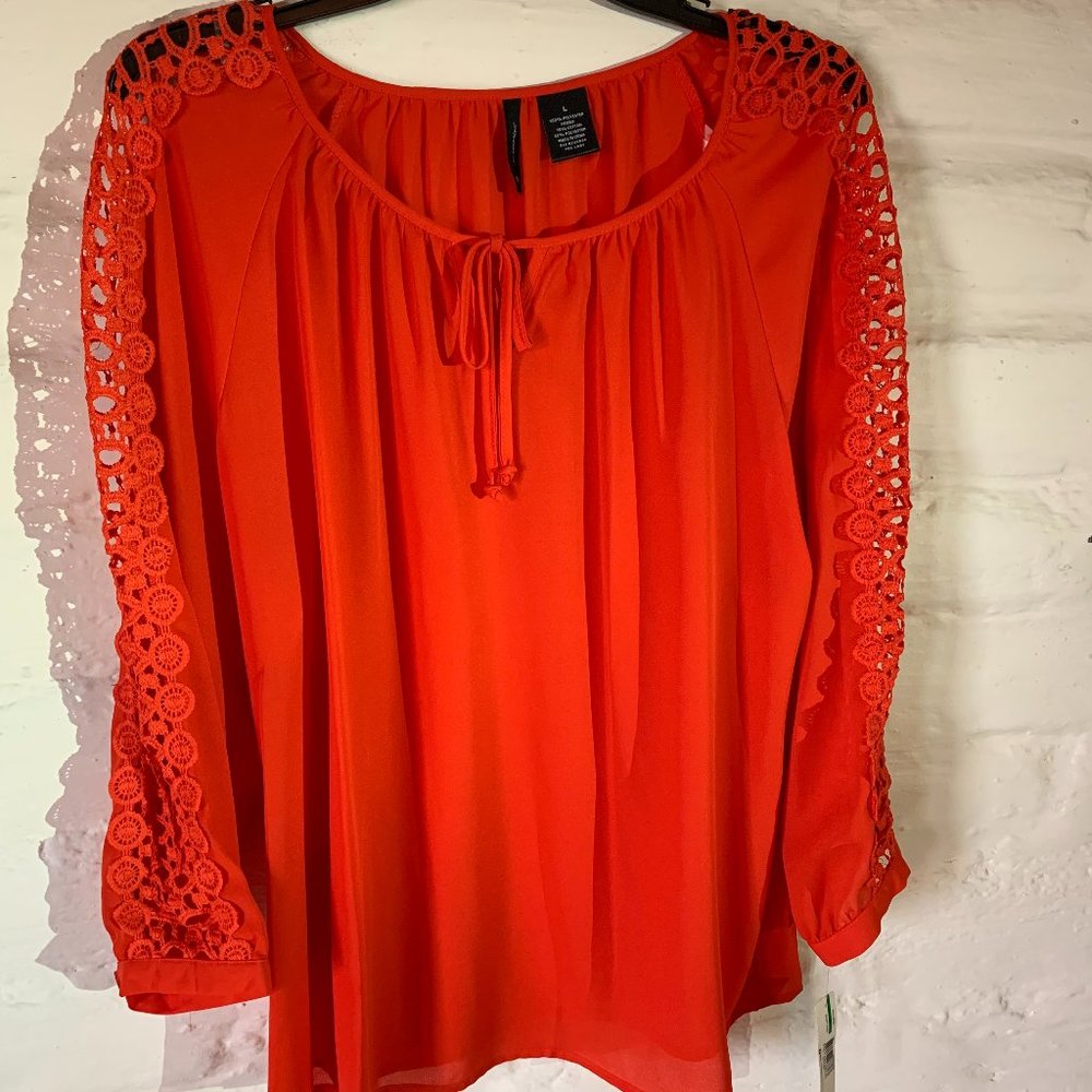 Donated 12/16/22-Not for Sale New Directions Ladies Top Size Large